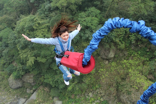 Bungee Jumping: Pros, Cons, and Surprising Benefits
