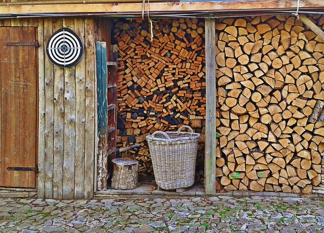 The Ultimate Guide to Storing and Stack Firewood: Expert Tips for Keeping it Dry and Ready to Burn