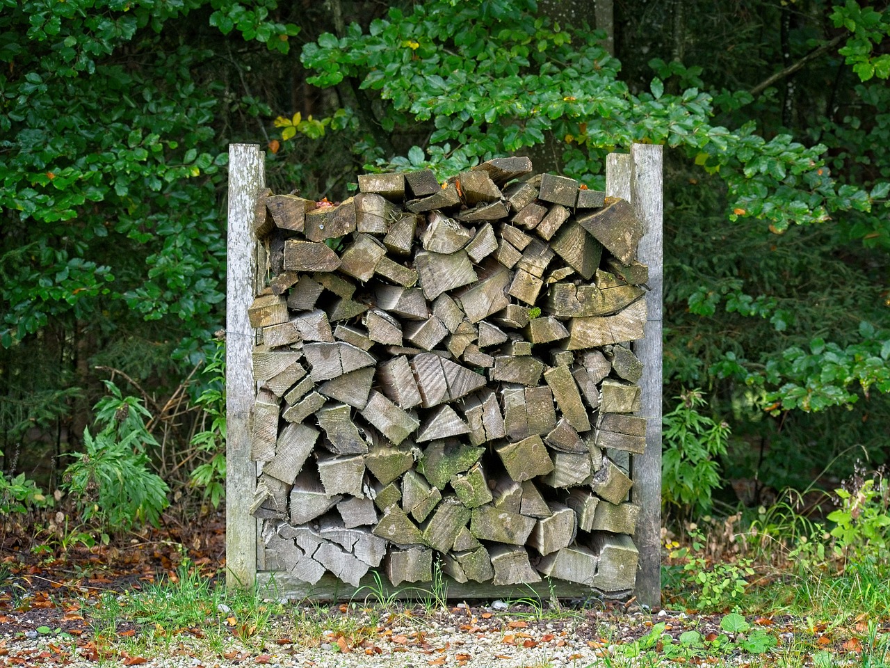 DIY Firewood Rack Blueprint: Build Your Own Sturdy and Stylish Firewood Storage Solution for Free